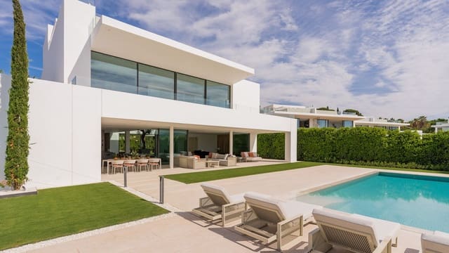 5 bedroom Villa for sale in Golden Mile, Marbella - € 9,500,000 (Ref: 9468353)