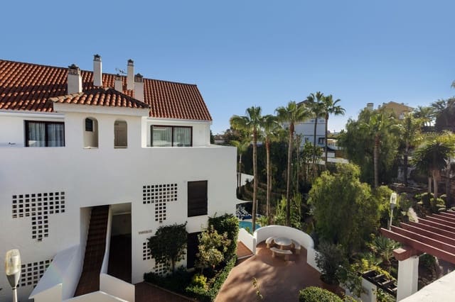 Apartamento de 3 habitaciones en Nueva Andalucia, Marbella en venta - 580.000 € (Ref: 9468354)