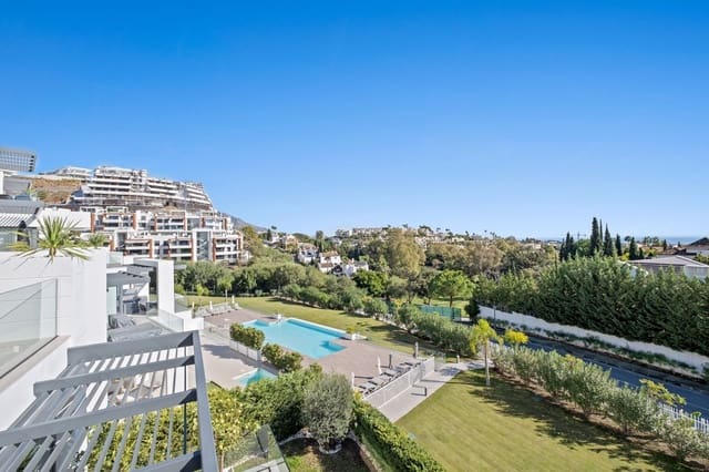 Apartamento de 2 habitaciones en La Quinta, Benahavís en venta - 950.000 € (Ref: 9468359)