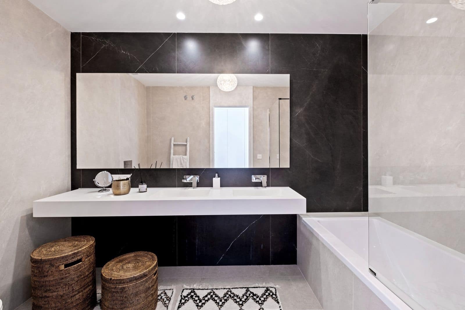 Apartamento de 2 habitaciones en La Quinta en venta - 950.000 € (Ref: 9468359)