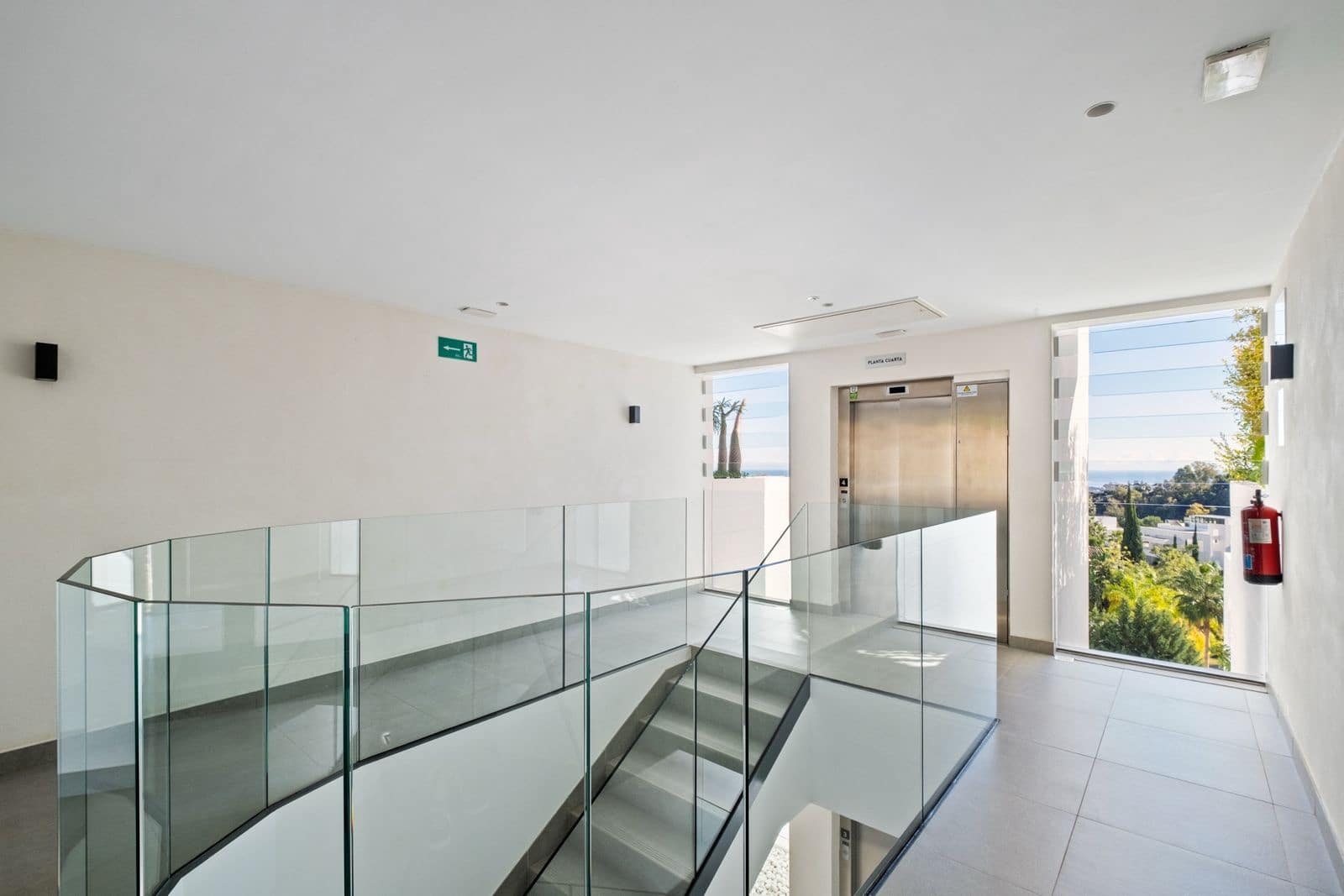 Apartamento de 2 habitaciones en La Quinta en venta - 950.000 € (Ref: 9468359)