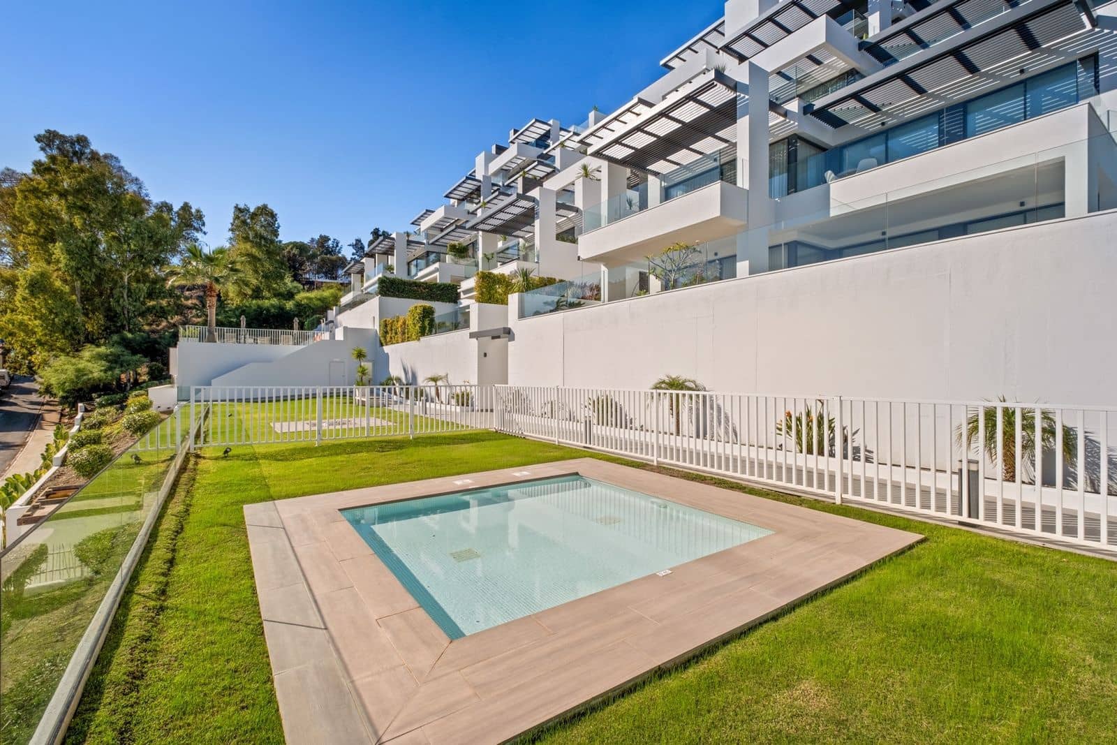 Apartamento de 2 habitaciones en La Quinta en venta - 950.000 € (Ref: 9468359)