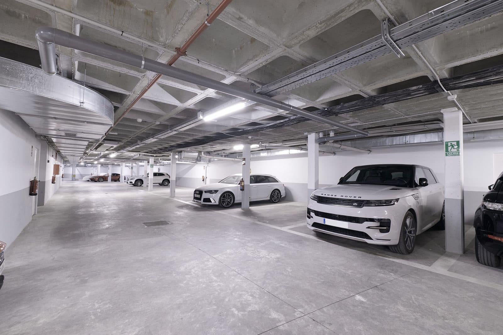 Apartamento de 2 habitaciones en La Quinta en venta - 950.000 € (Ref: 9468359)