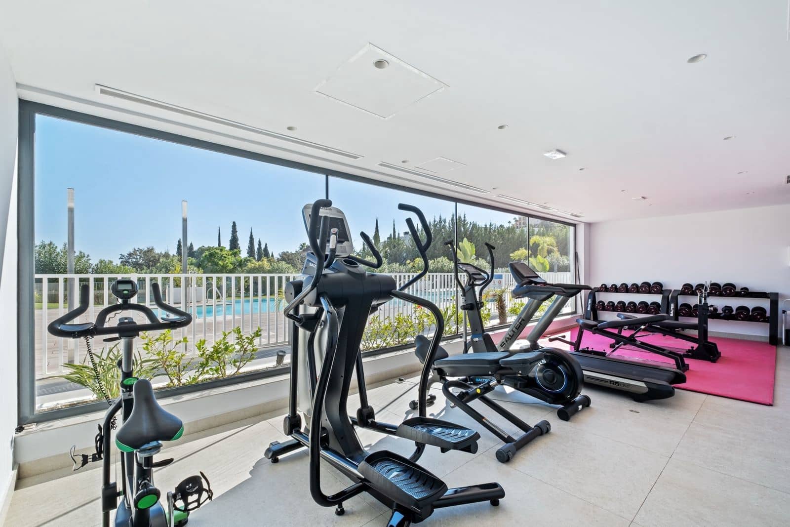 Apartamento de 2 habitaciones en La Quinta en venta - 950.000 € (Ref: 9468359)