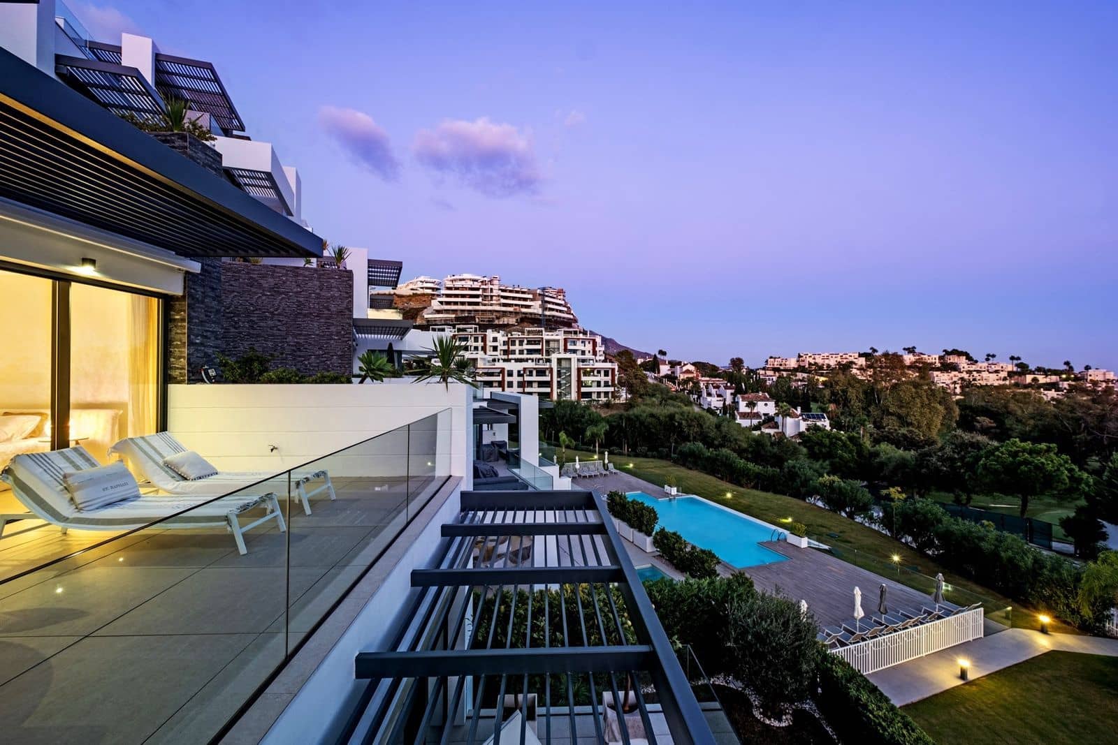 Apartamento de 2 habitaciones en La Quinta en venta - 950.000 € (Ref: 9468359)