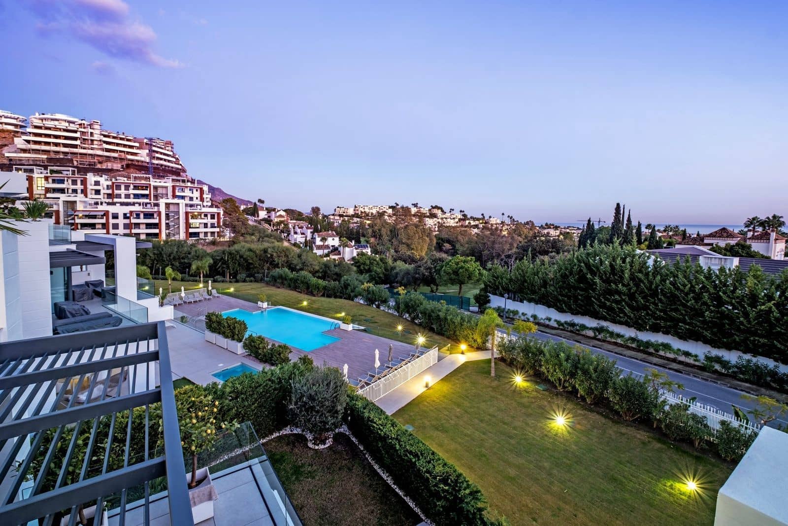 Apartamento de 2 habitaciones en La Quinta en venta - 950.000 € (Ref: 9468359)