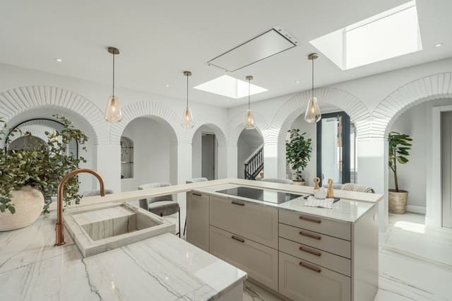 Chalet de 5 habitaciones en Golden Mile, Marbella en venta - 7.550.000 € (Ref: 9468364)