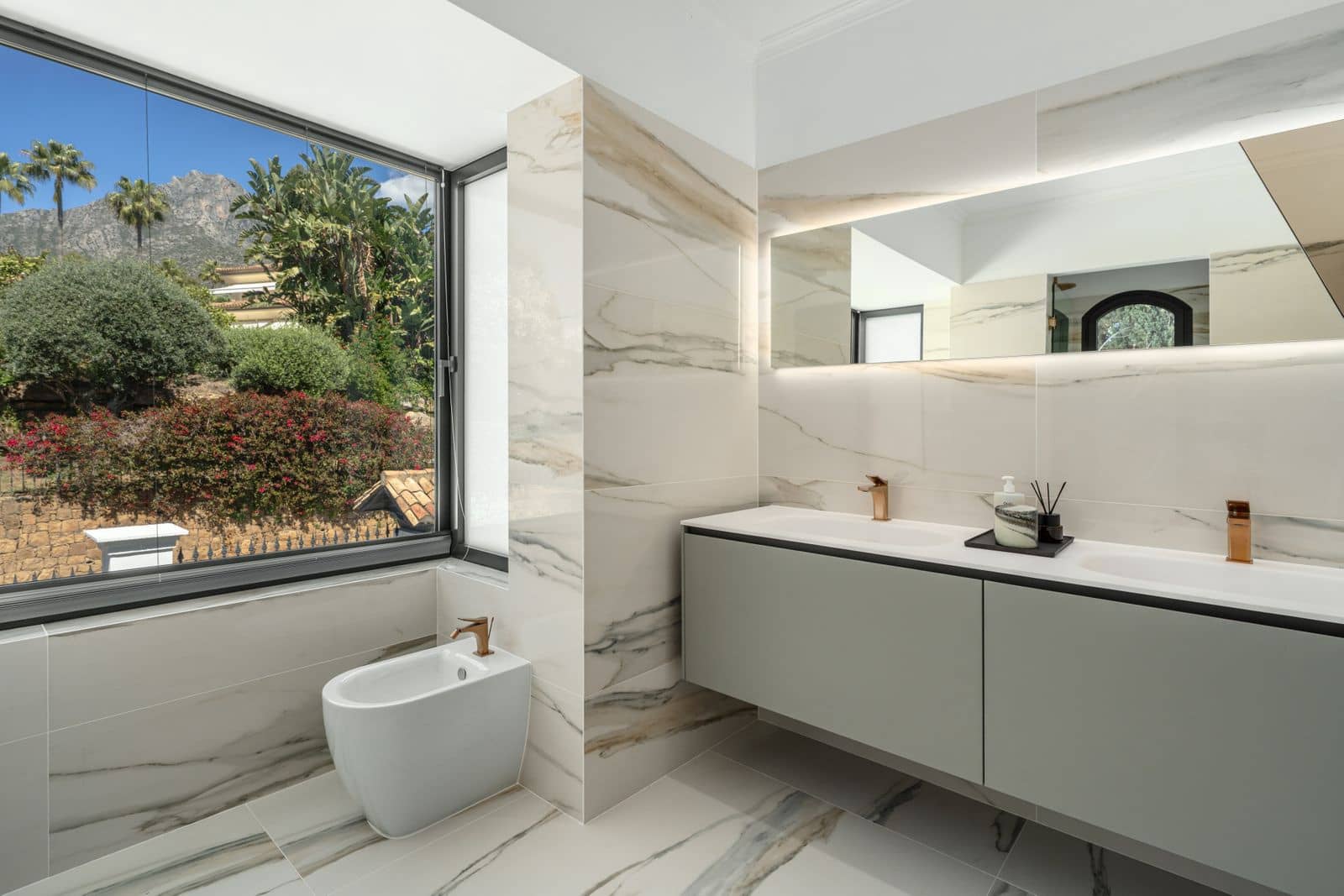 Chalet de 5 habitaciones en Golden Mile en venta - 7.550.000 € (Ref: 9468364)