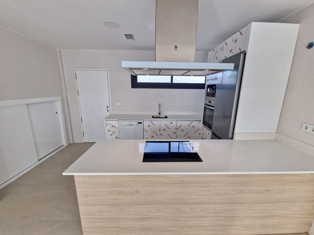 4 Zimmer Villa zu verkaufen in Manilva - 730.000 € (Ref: 9468365)