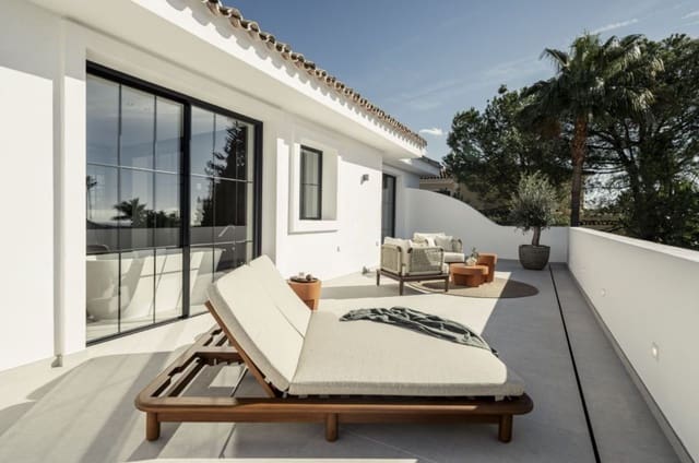 Chalet de 5 habitaciones en Nueva Andalucia, Marbella en venta - 5.350.000 € (Ref: 9468374)