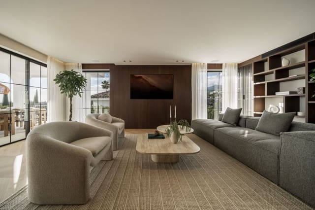 Chalet de 5 habitaciones en Nueva Andalucia, Marbella en venta - 5.350.000 € (Ref: 9468374)