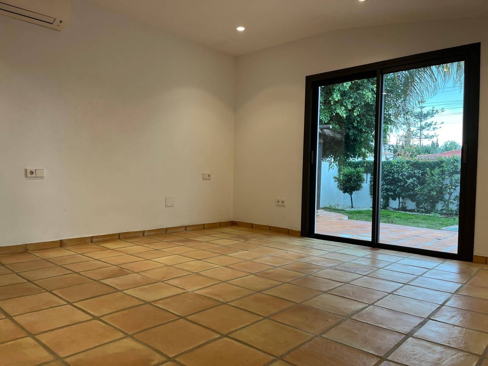 3 sypialnia Willa na sprzedaż w Marbella - 1 680 000 € (Ref: 9468385)