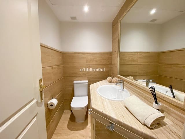 2 makuuhuone Huoneisto myytävänä paikassa Nueva Andalucia, Marbella - 875 000 € (Ref: 9468386)