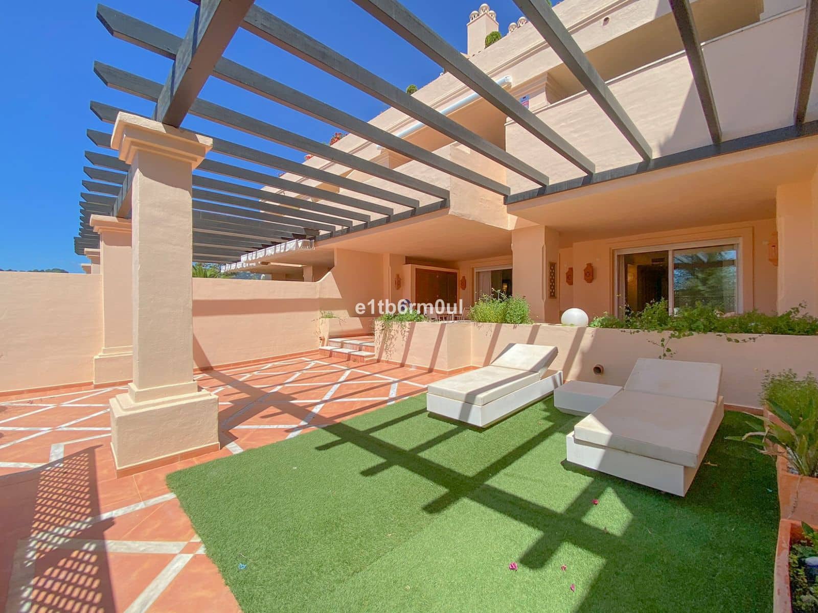 2 makuuhuone Huoneisto myytävänä paikassa Nueva Andalucia - 875 000 € (Ref: 9468386)