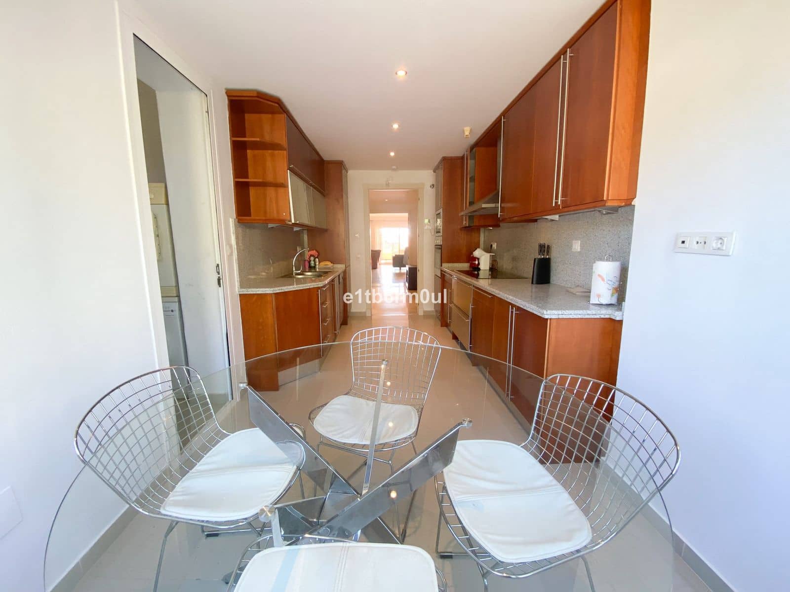 2 makuuhuone Huoneisto myytävänä paikassa Nueva Andalucia - 875 000 € (Ref: 9468386)