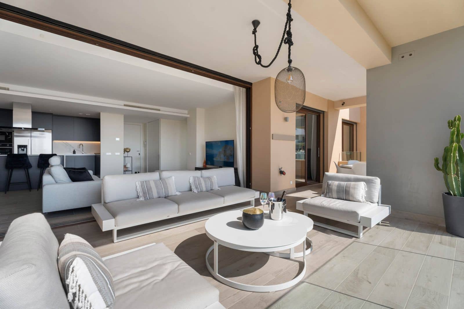 2 quarto Apartamento para venda em Benahavis - 850 000 € (Ref: 9468389)