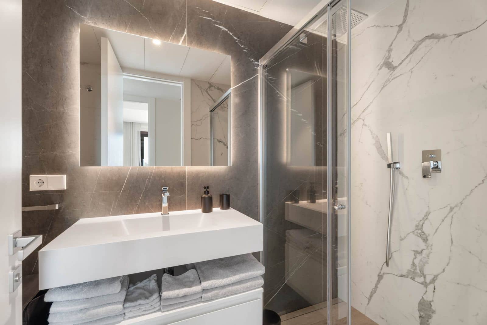 2 quarto Apartamento para venda em Benahavis - 850 000 € (Ref: 9468389)