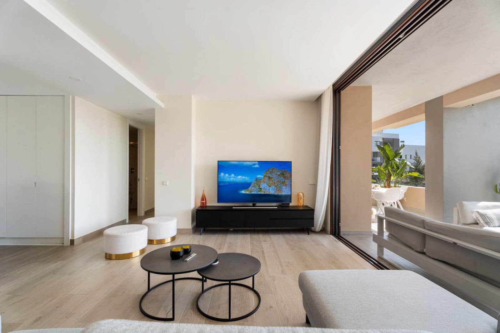 2 quarto Apartamento para venda em Benahavis - 850 000 € (Ref: 9468389)