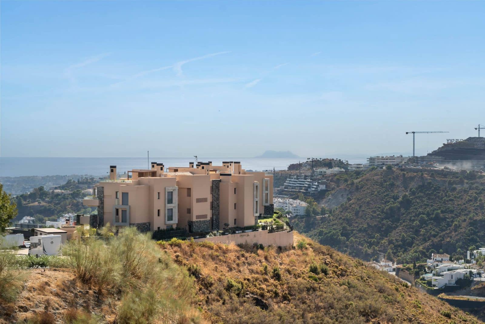 2 quarto Apartamento para venda em Benahavis - 850 000 € (Ref: 9468389)