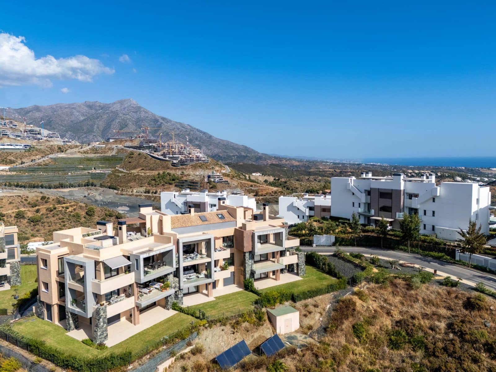 2 quarto Apartamento para venda em Benahavis - 850 000 € (Ref: 9468389)