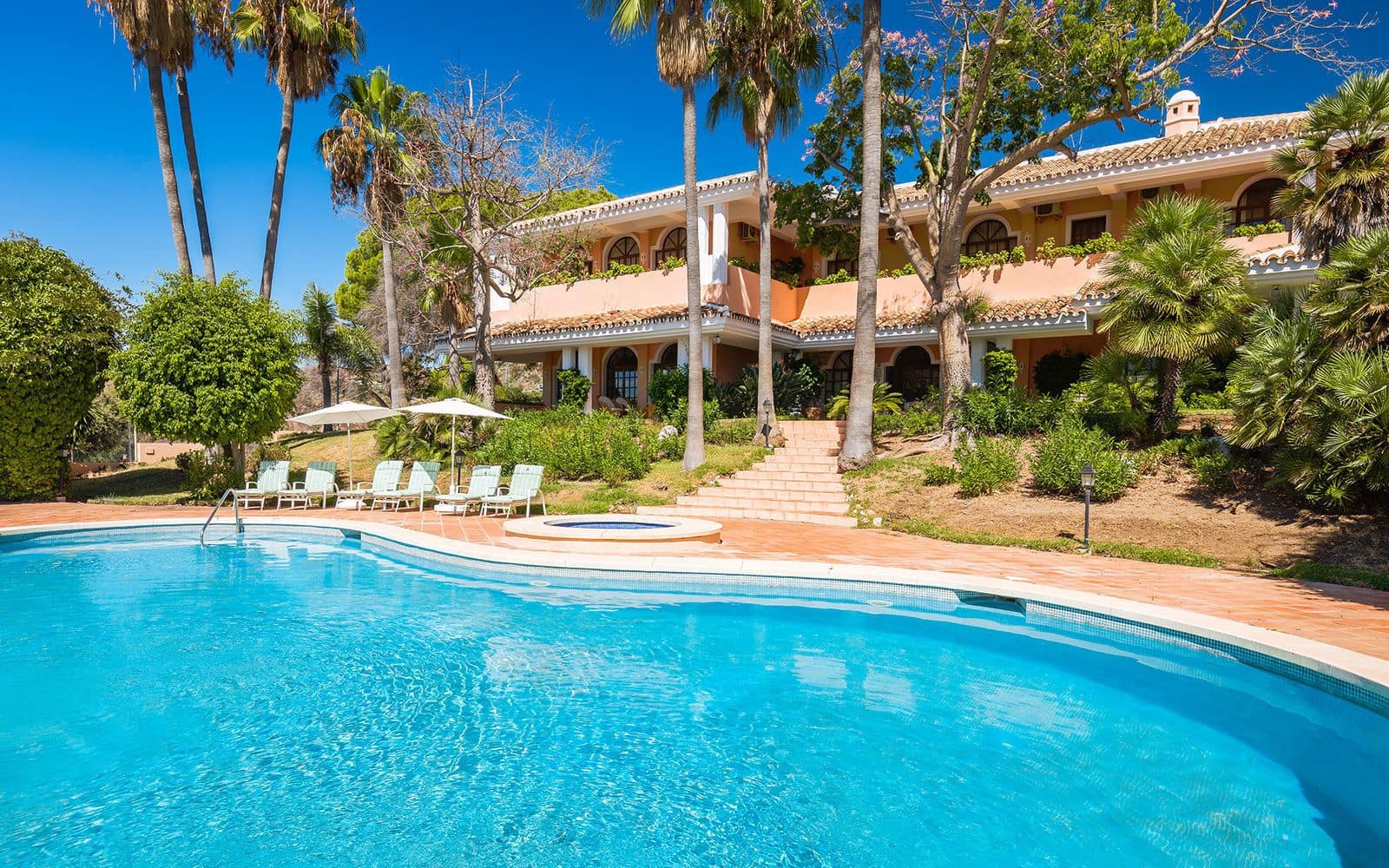 20 bedroom Villa for sale in Golden Mile - € 21,000,000 (Ref: 9468390)