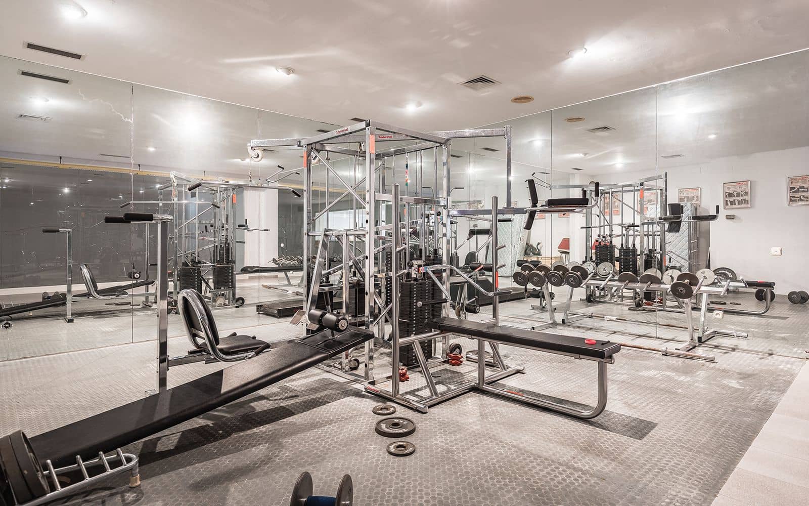 20 bedroom Villa for sale in Golden Mile - € 21,000,000 (Ref: 9468390)