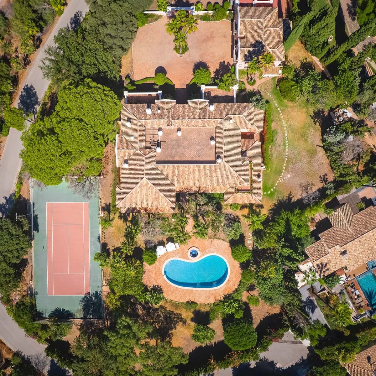 20 bedroom Villa for sale in Golden Mile - € 21,000,000 (Ref: 9468390)