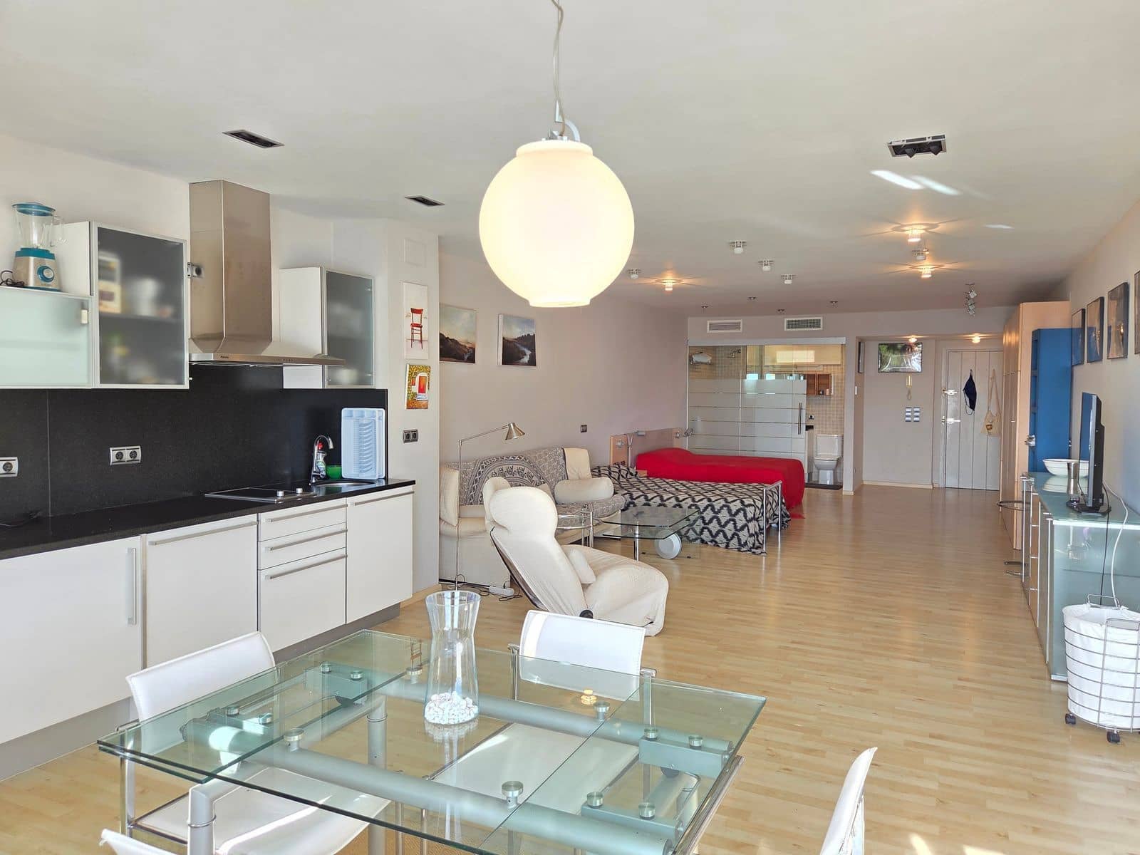 Yksiö myytävänä paikassa Puerto Banus - 650 000 € (Ref: 9468393)