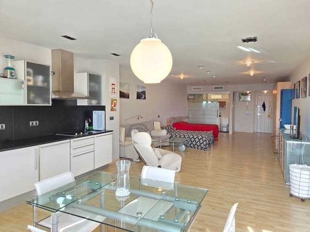 Yksiö myytävänä paikassa Puerto Banus, Marbella - 650 000 € (Ref: 9468393)