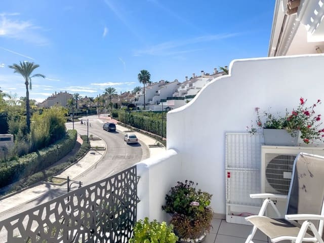 3 quarto Casa em Banda para venda em El Paraiso, Estepona - 625 000 € (Ref: 9468394)