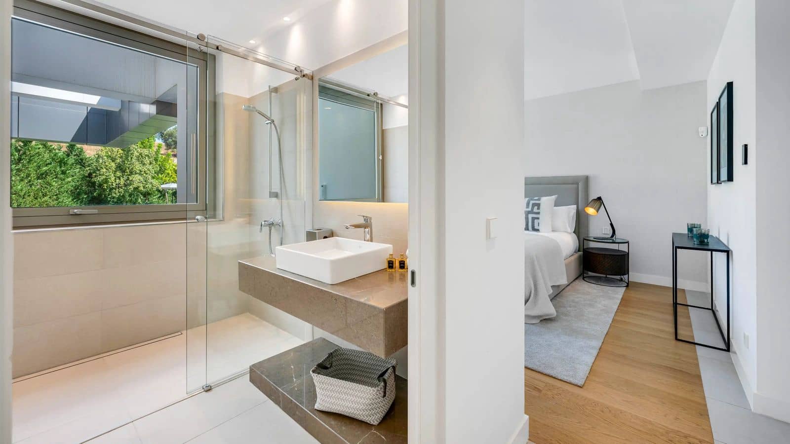 5 bedroom Villa for sale in El Paraiso - € 2,595,000 (Ref: 9468398)