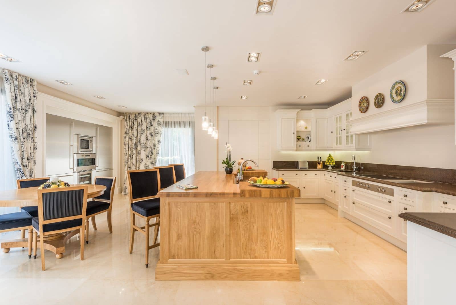 9 slaapkamer Villa te koop in Golden Mile - € 14.995.000 (Ref: 9468401)