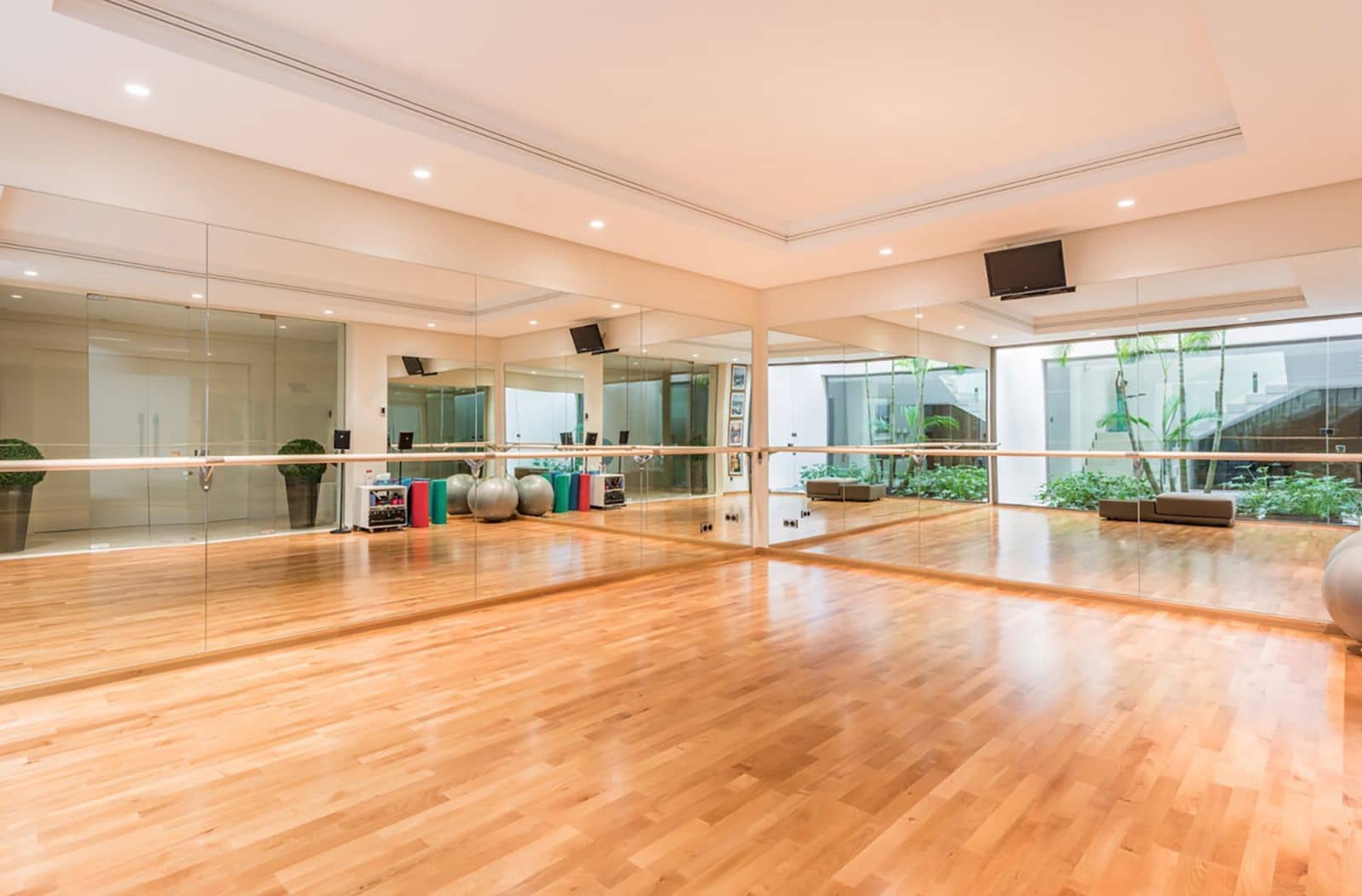 9 slaapkamer Villa te koop in Golden Mile - € 14.995.000 (Ref: 9468401)