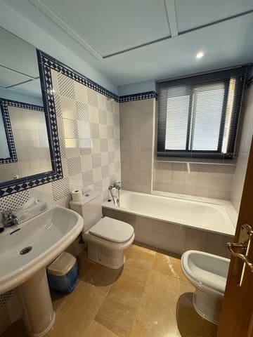 3 soveværelse Lejlighed til salg i San Pedro de Alcantara, Marbella - € 456.000 (Ref: 9468404)