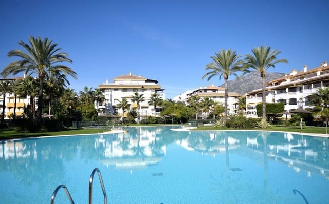 2 chambre Penthouse à vendre à Nueva Andalucia, Marbella - 525 000 € (Ref: 9468405)