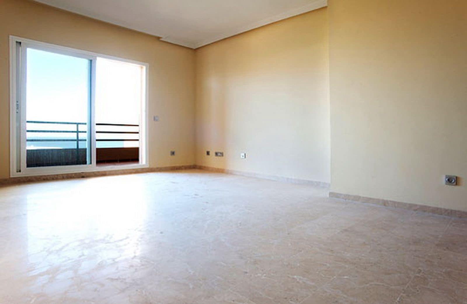 3 sypialnia Penthouse na sprzedaż w Manilva - 327 800 € (Ref: 9468407)