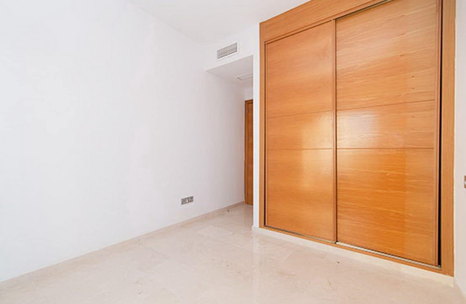 3 sypialnia Penthouse na sprzedaż w Manilva - 327 800 € (Ref: 9468407)