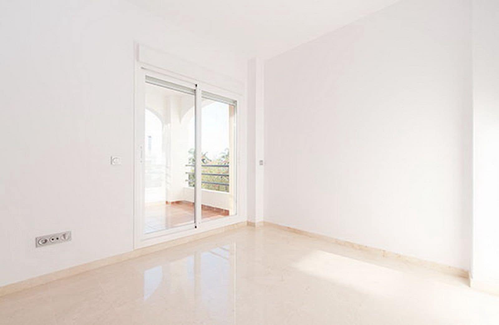 3 sypialnia Penthouse na sprzedaż w Manilva - 327 800 € (Ref: 9468407)