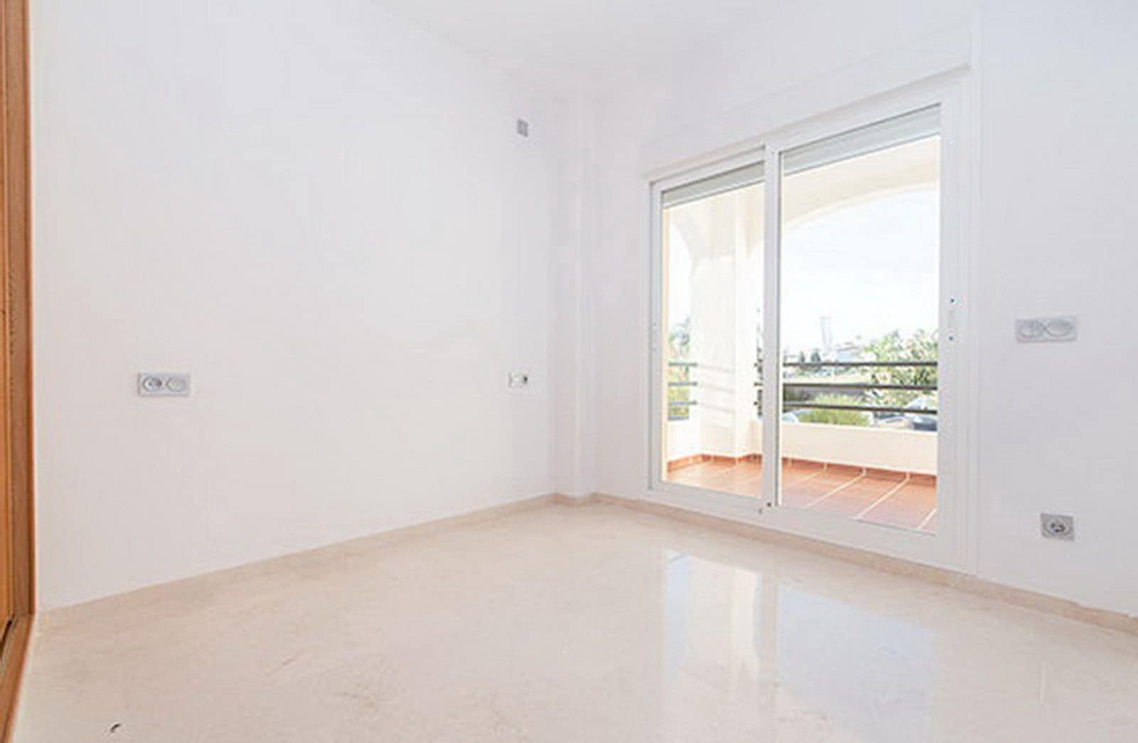 3 sypialnia Penthouse na sprzedaż w Manilva - 327 800 € (Ref: 9468407)