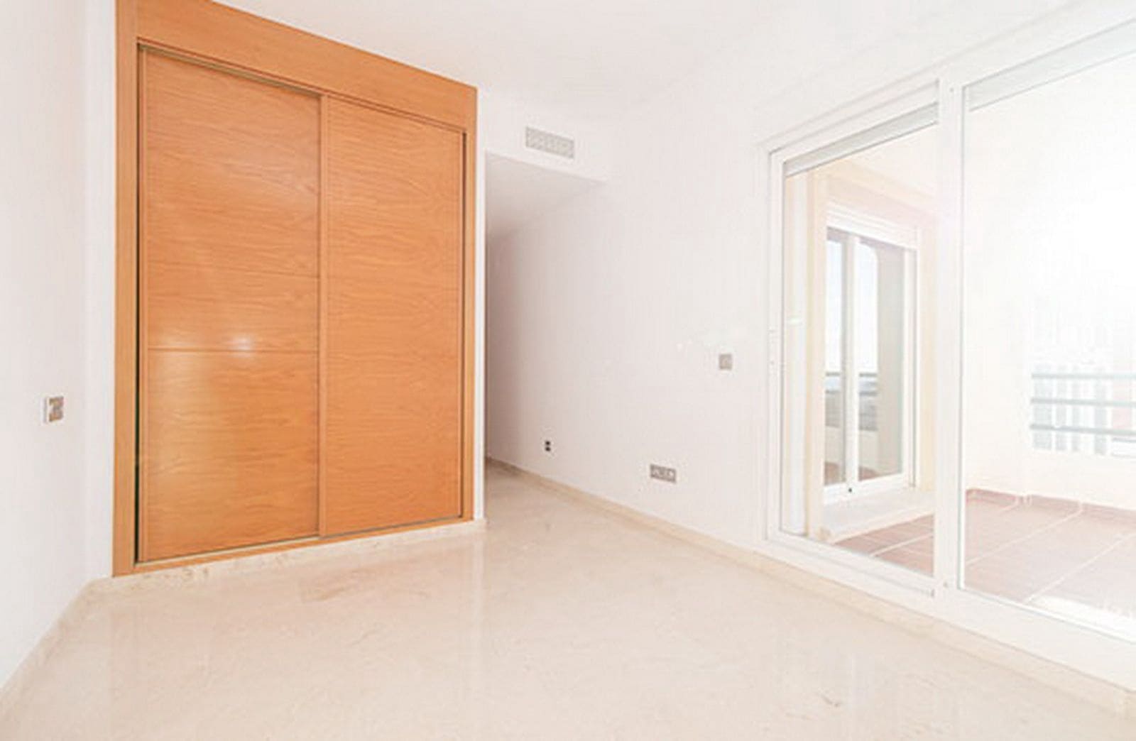 3 sypialnia Penthouse na sprzedaż w Manilva - 327 800 € (Ref: 9468407)