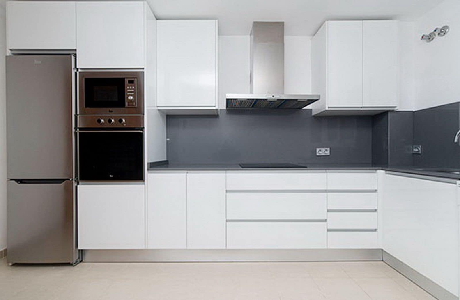 3 sypialnia Penthouse na sprzedaż w Manilva - 327 800 € (Ref: 9468407)