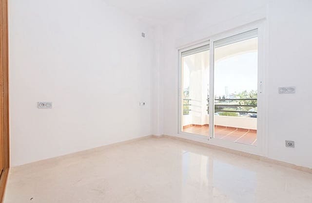 3 sypialnia Penthouse na sprzedaż w Manilva - 327 800 € (Ref: 9468407)