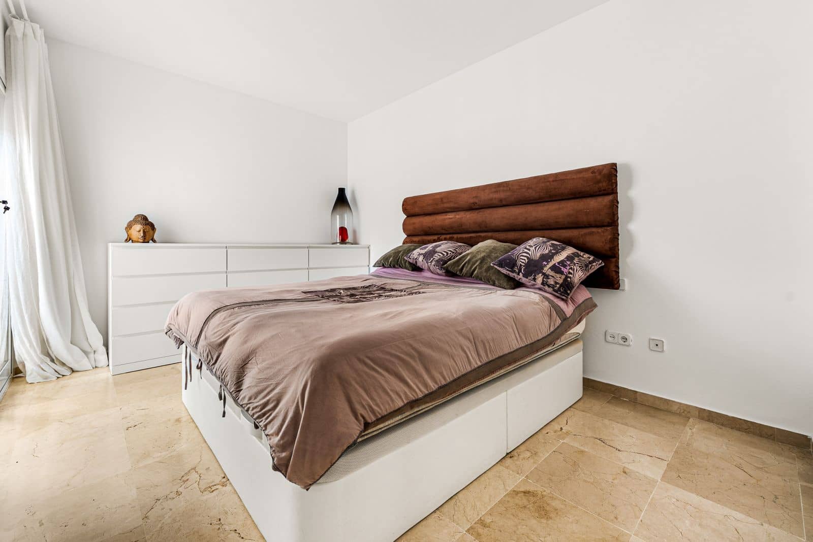 2 bedroom Apartment for sale in Nueva Andalucia - € 399,000 (Ref: 9468412)