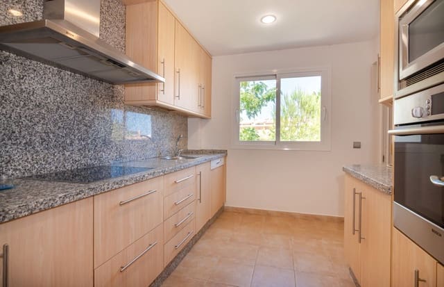 Ático de 3 habitaciones en Bel-Air, Estepona en venta - 448.000 € (Ref: 9468535)