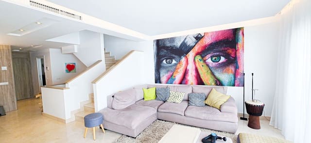 3 slaapkamer Halfvrijstaande villa te koop in La Cala Golf, Mijas - € 680.000 (Ref: 9472815)