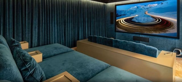 7 bedroom Villa for sale in Marbella - € 10,700,000 (Ref: 9472818)