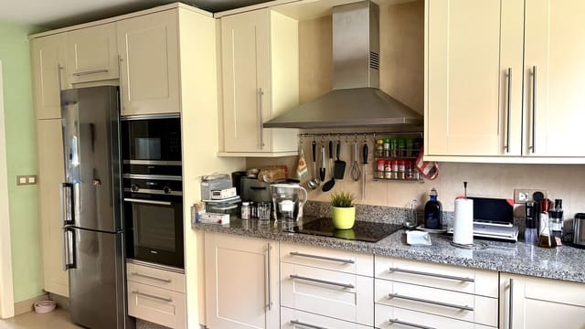 3 makuuhuone Huoneisto myytävänä paikassa Benahavís - 490 000 € (Ref: 9472819)