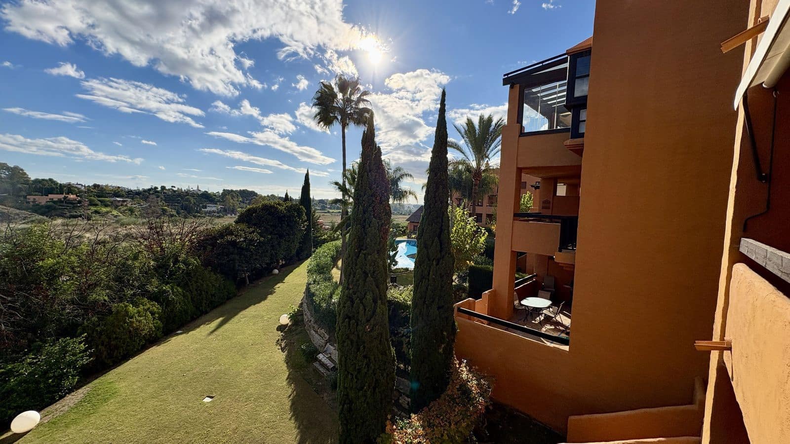 3 makuuhuone Huoneisto myytävänä paikassa Benahavis - 490 000 € (Ref: 9472819)