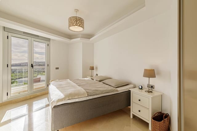 Apartamento de 3 habitaciones en Los Arqueros, Benahavís en venta - 750.000 € (Ref: 9472820)