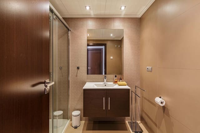 Apartamento de 3 habitaciones en Los Arqueros, Benahavís en venta - 750.000 € (Ref: 9472820)